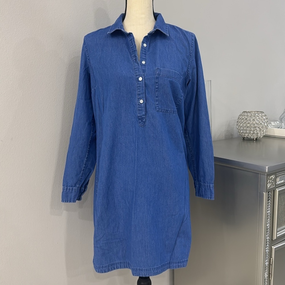 Old Navy Chambray Button Up Shirt Dress.  Sz M - Picture 2 of 8